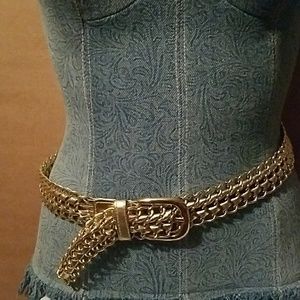 Gold chain belt. Size SM.